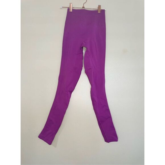 Lululemon High Rise Magenta Leggings Size 4 - Picture 1 of 4